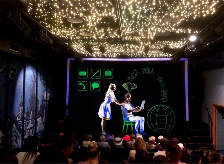 Metro Black Light Theatre (2)