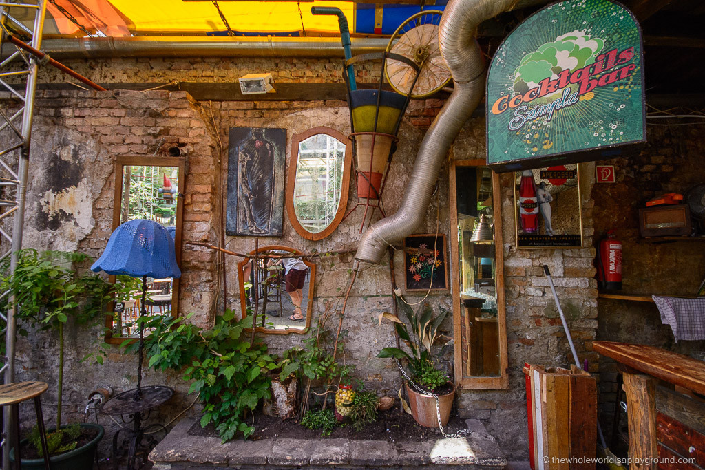 szimpla-bar-af5f089f0964ab1c9bcc97cab0ff348e